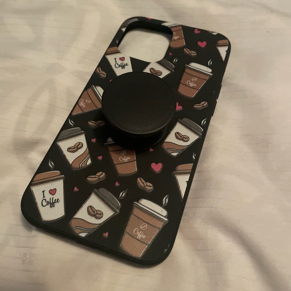 Selling all my IPhone 12 pro max covers, I lost my phone. Brand new and used - Picture 11 of 16